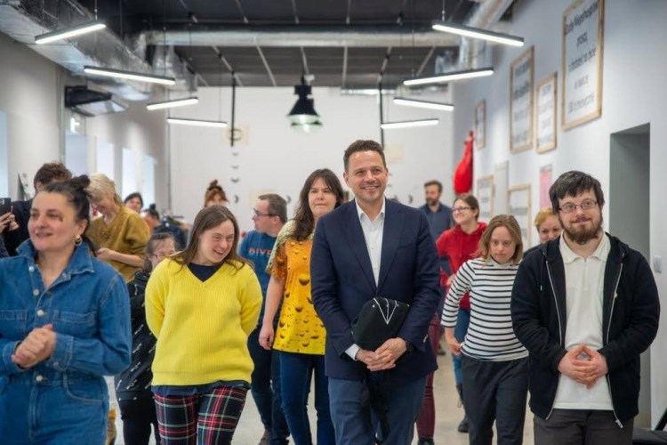 Prezydent Rafał Trzaskowski w Centrum Sztuki Włączającej