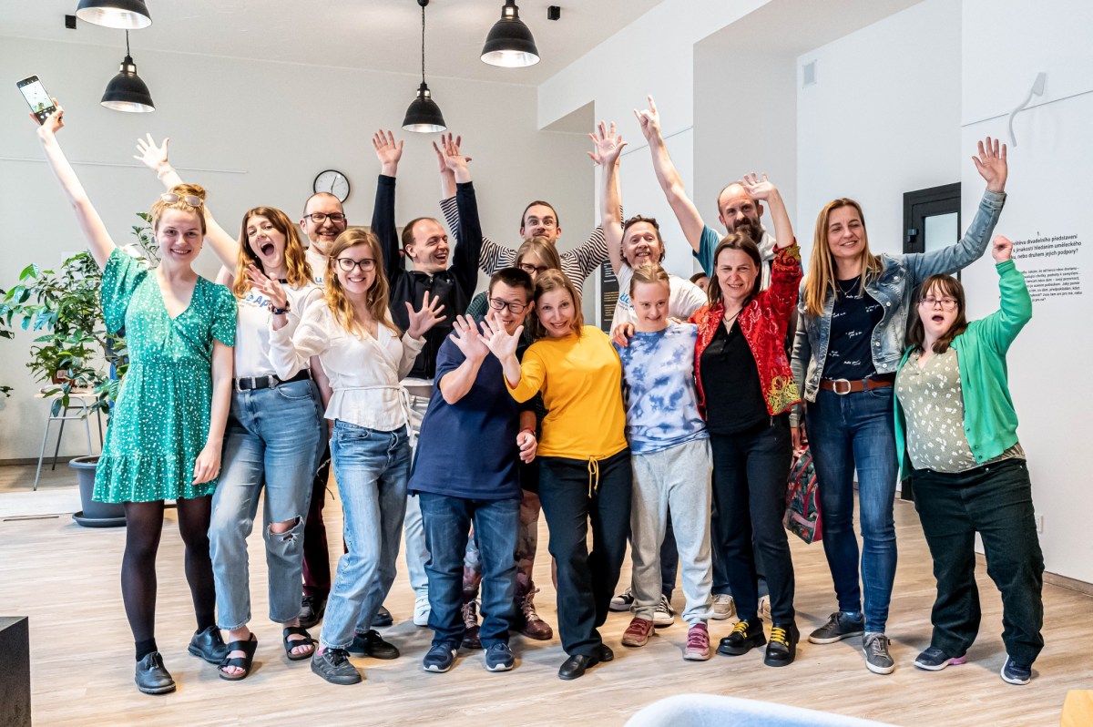 Grupa uczestników spotkania teatrów w Brnie